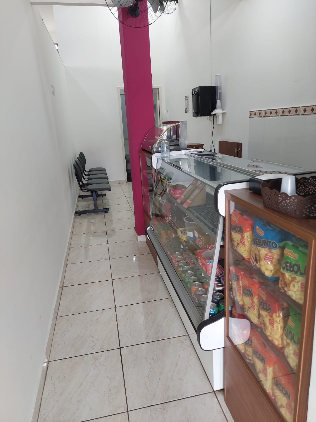 AREA DE BANHEIRO E REFEIÇÃO